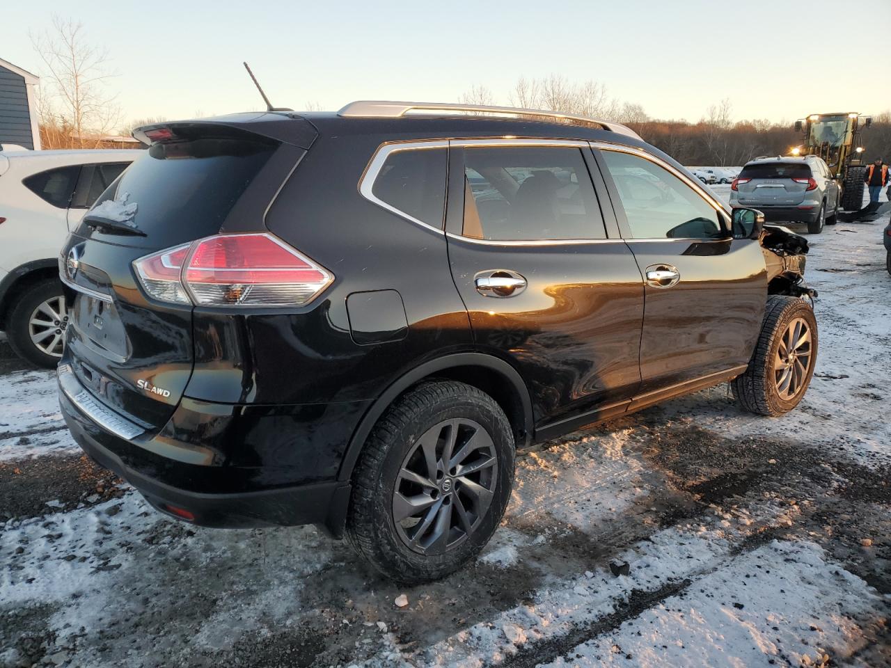 2016 Nissan Rogue VIN 5N1AT2MV5GC752942 Copart auction photo, front end / minor dent/scratches damage thumbnail 3