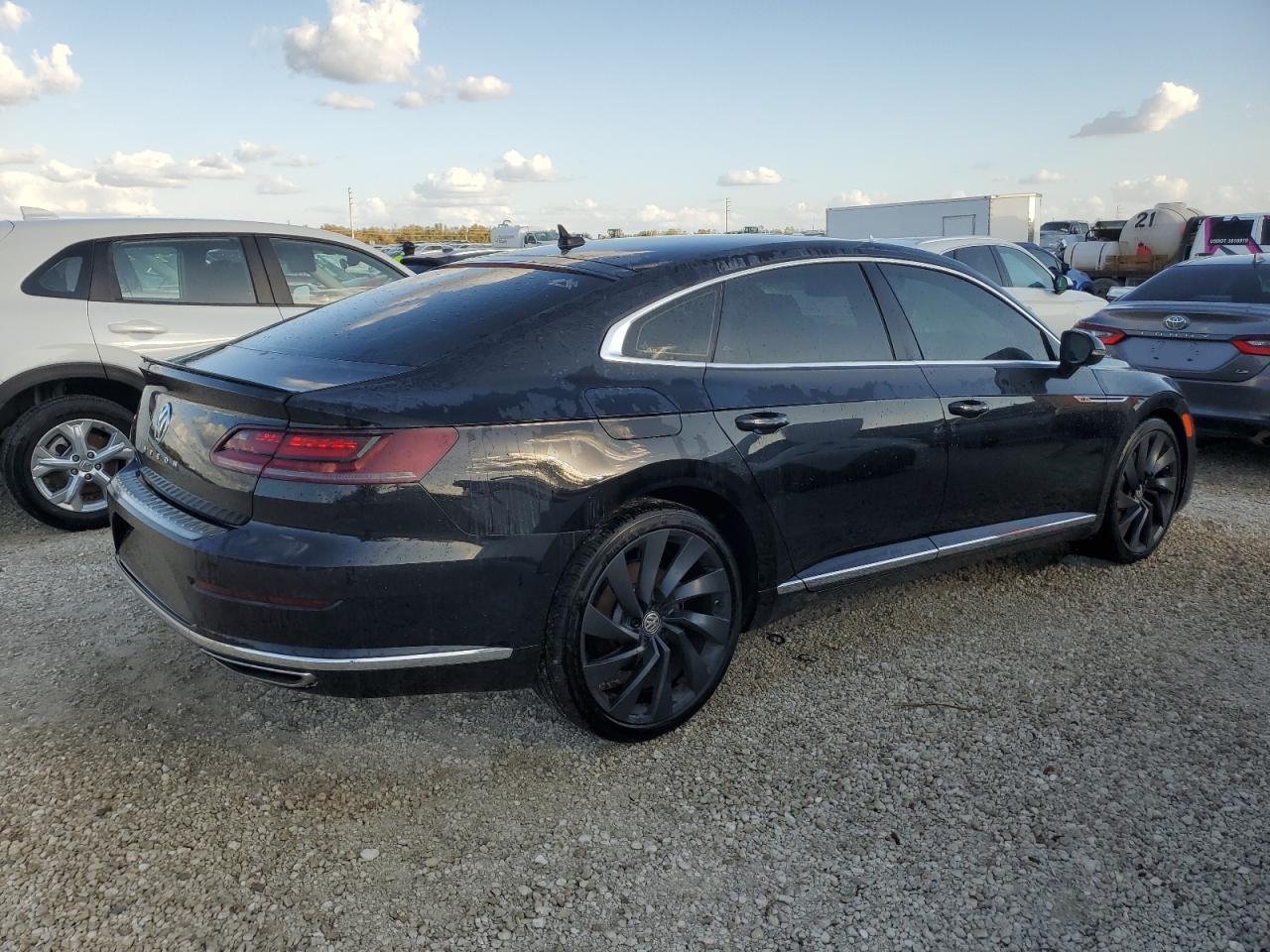 2019 Volkswagen Arteon VIN WVWFR7AN5KE030233 Copart auction photo, water/flood damage thumbnail 3