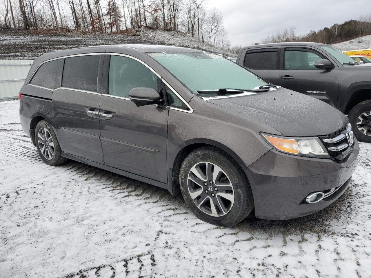 2016 Honda Odyssey VIN 5FNRL5H92GB036735 Copart auction photo, all over damage thumbnail 4