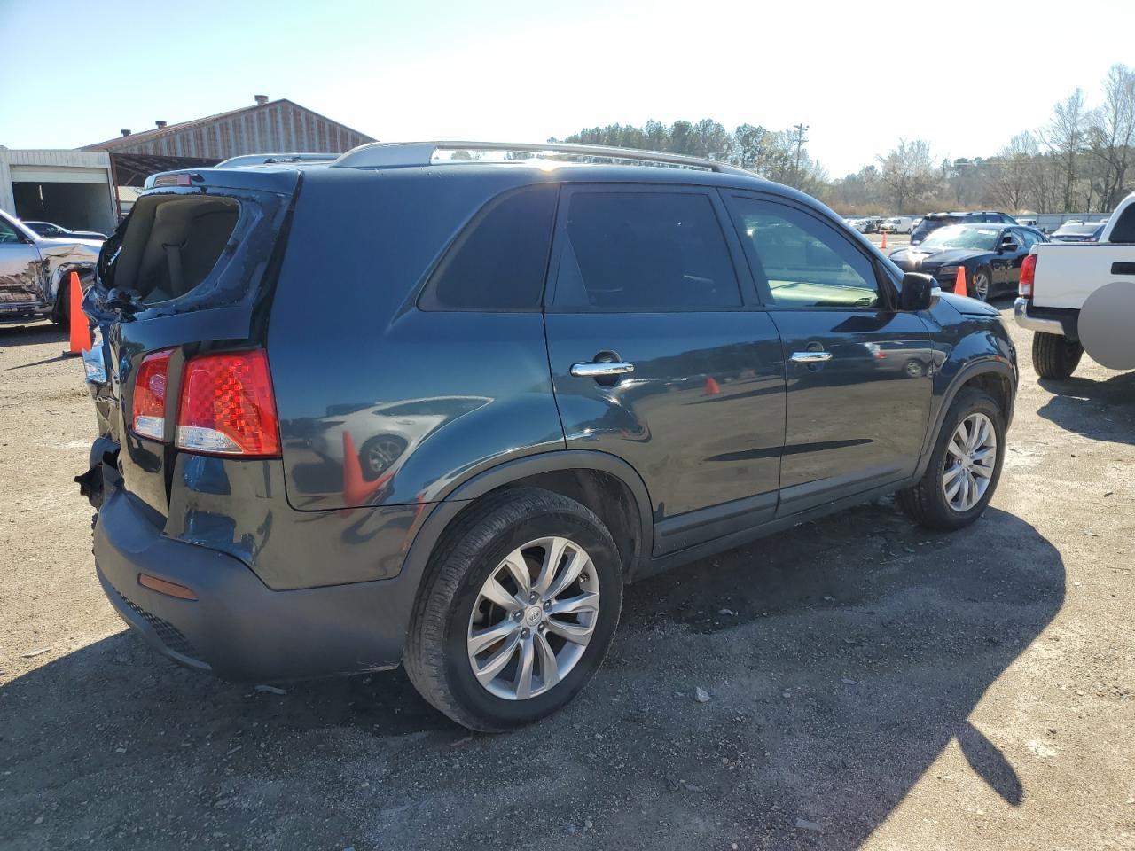 2011 KIA Sorento VIN 5XYKT4A20BG175613 Copart auction photo, rear end damage thumbnail 3