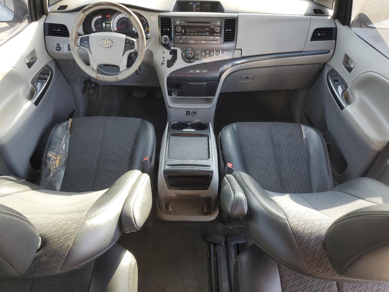 2011 Toyota Sienna VIN 5TDXK3DC8BS166815 Copart auction photo, side damage thumbnail 8