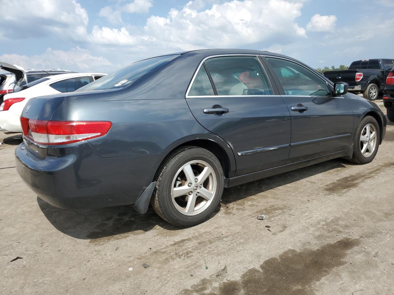 2004 Honda Accord VIN 1HGCM56634A121083 Copart auction photo, hail / minor dent/scratches damage thumbnail 3
