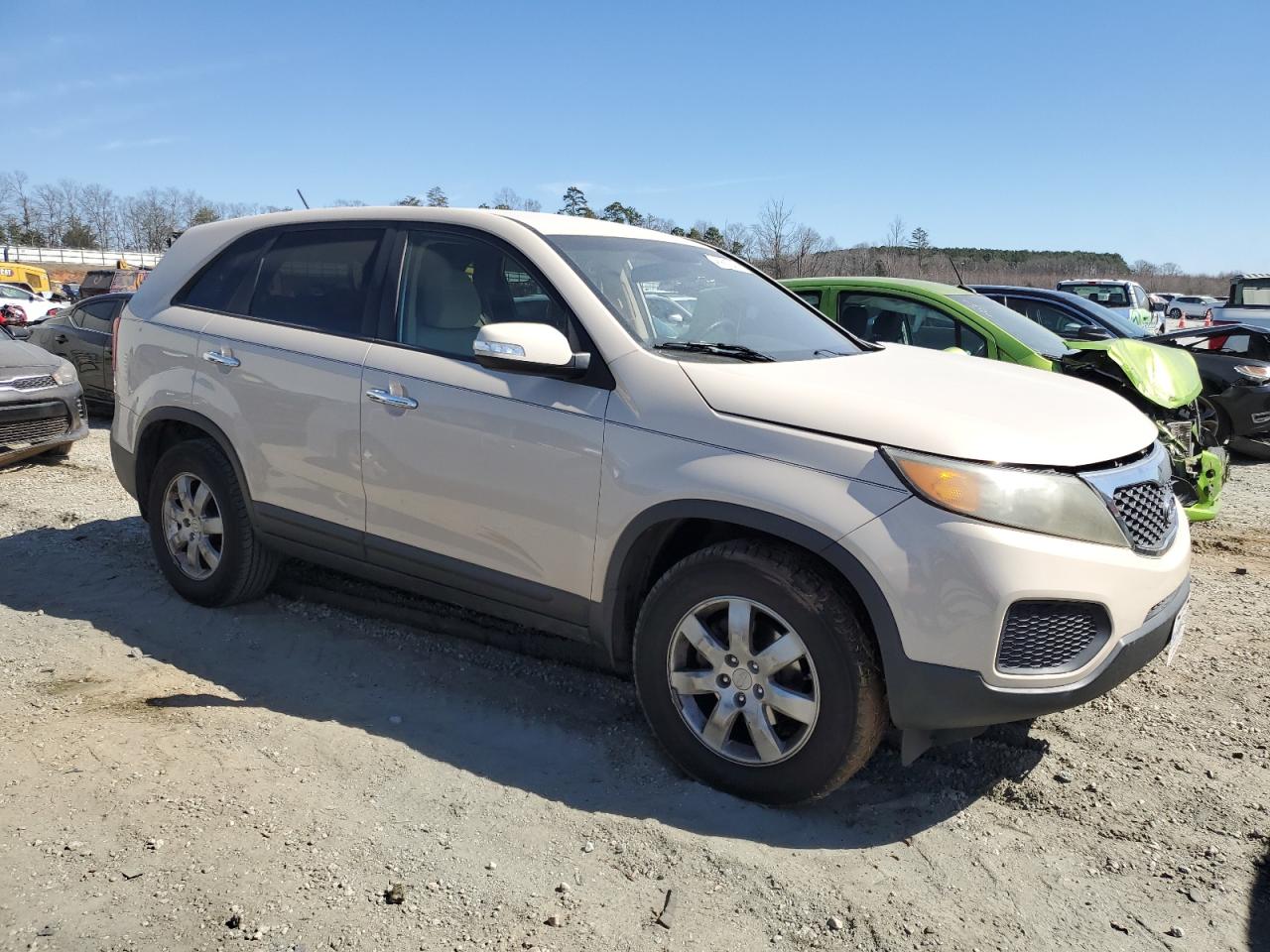 2011 KIA Sorento VIN 5XYKT3A16BG138910 Copart auction photo, front end damage thumbnail 4