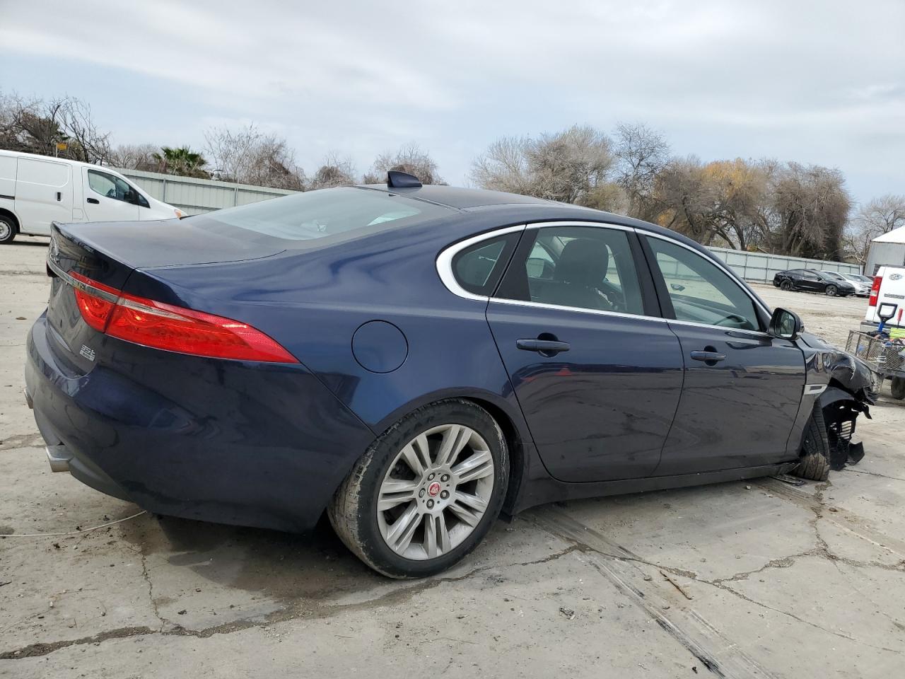 2017 Jaguar XF VIN SAJBJ4BVXHCY30910 Copart auction photo, front end damage thumbnail 3