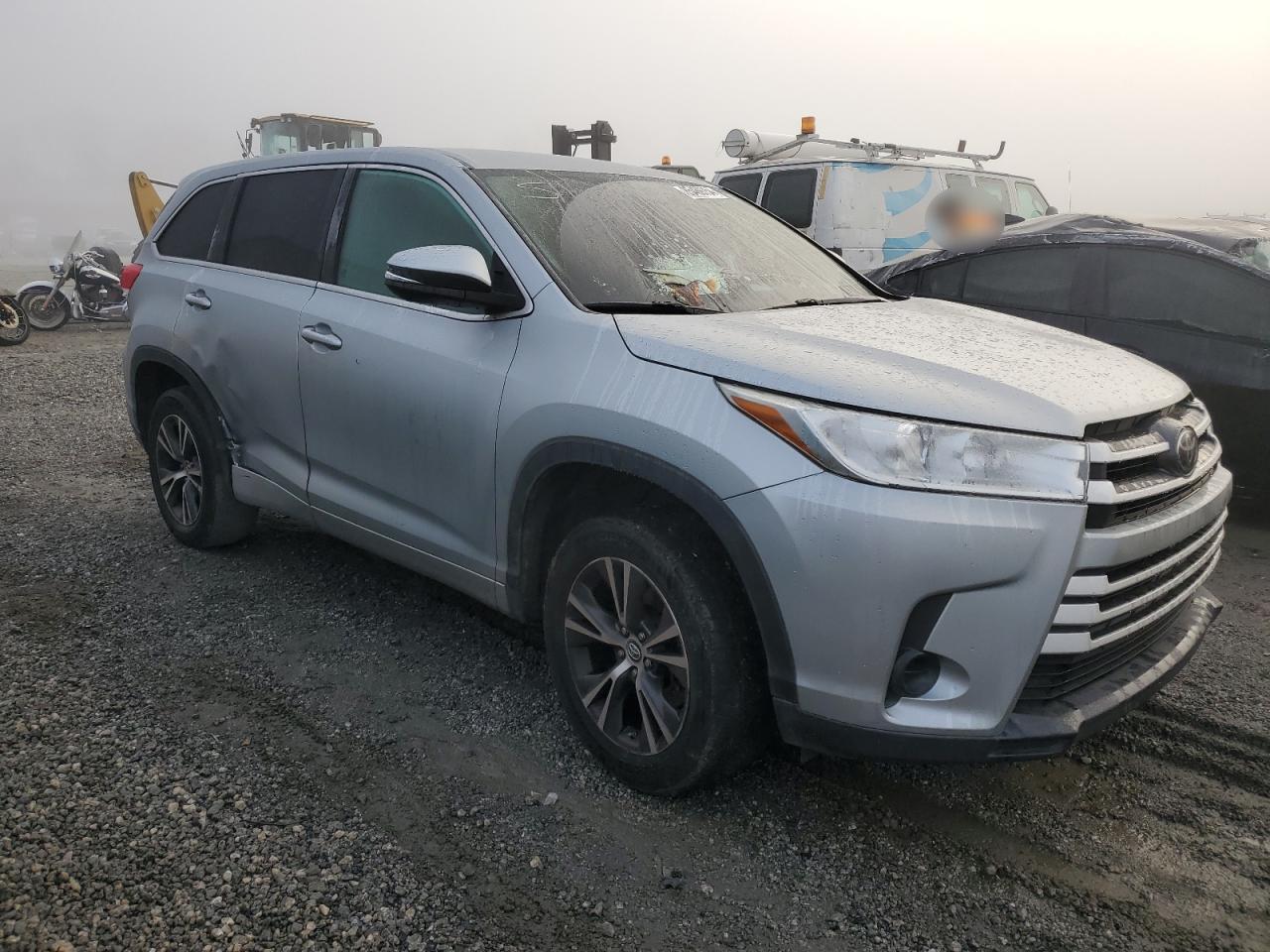 2018 Toyota Highlander VIN 5TDZZRFH5JS258138 Copart auction photo, burn - interior / side damage thumbnail 4