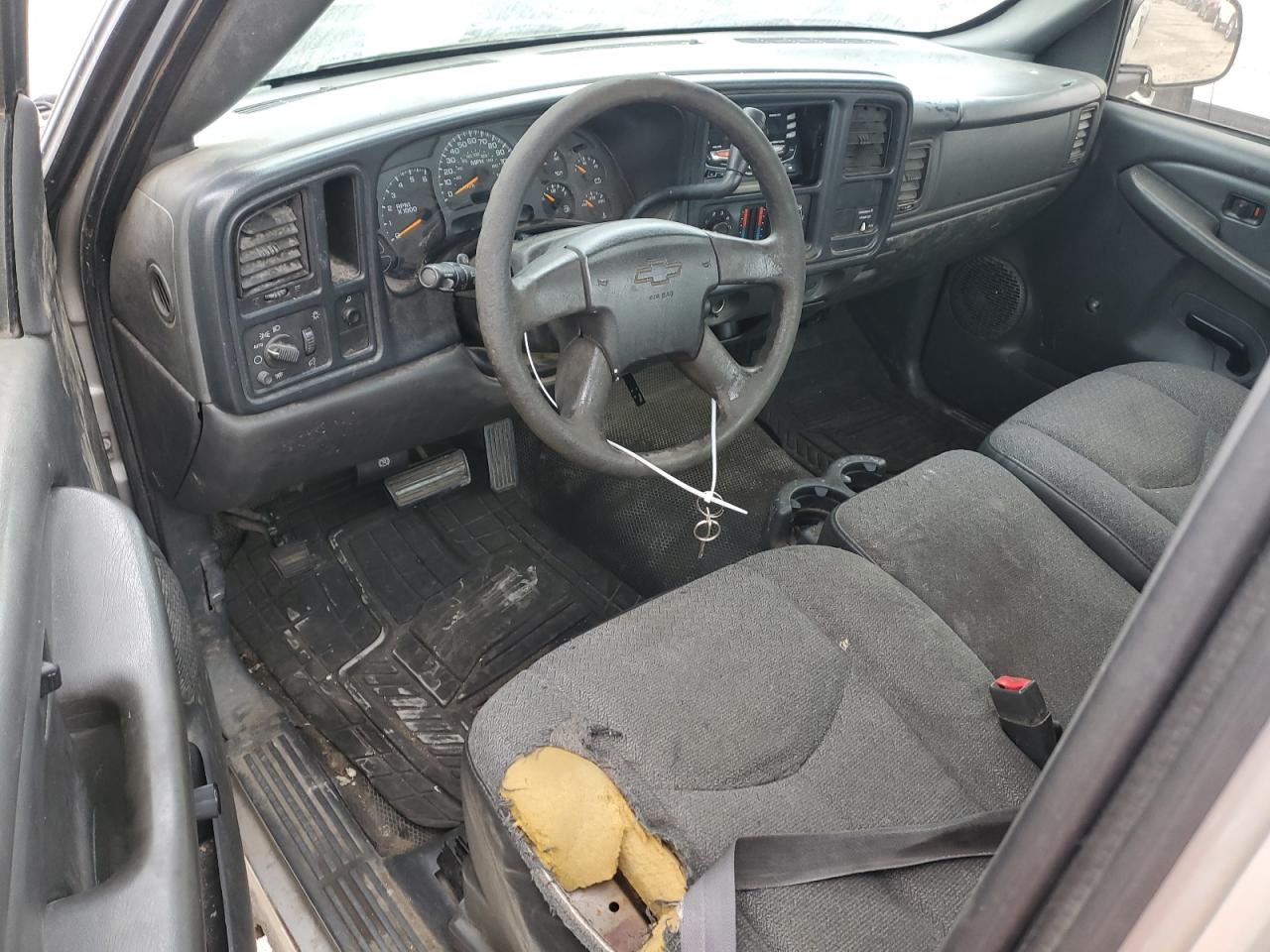 2004 Chevrolet Silverado VIN 1GCEC14T54Z304434 Copart auction photo, side damage thumbnail 8
