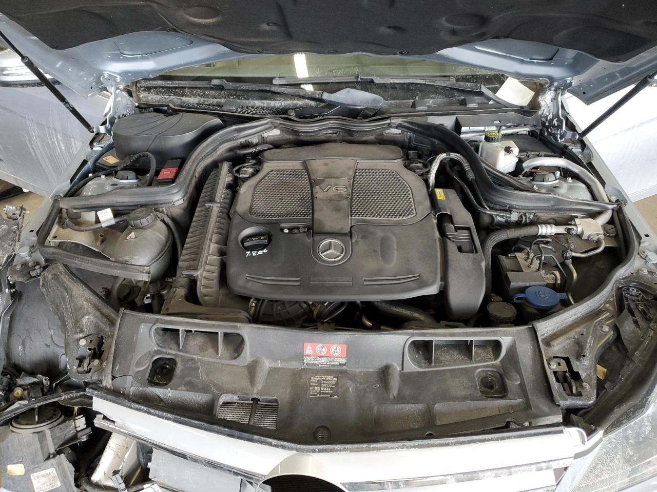 2013 Mercedes-Benz C-klasse VIN WDDGF8AB0DG123506 Copart auction photo, front end / minor dent/scratches damage thumbnail 12