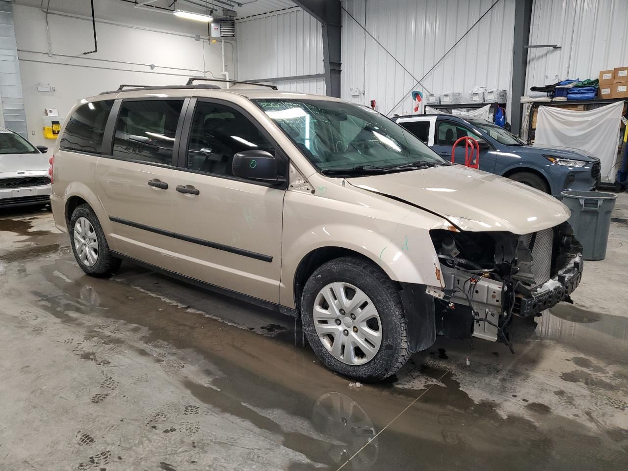 2015 Dodge Caravan VIN 2C4RDGBG2FR745944 Copart auction photo, front end / minor dent/scratches damage thumbnail 4