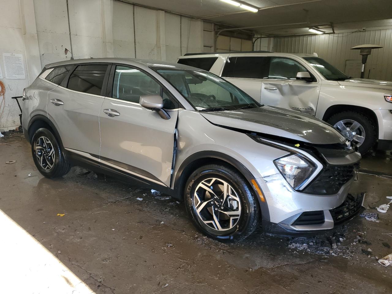 2023 KIA Sportage VIN KNDPU3AF6P7170128 Copart auction photo, front end / side damage thumbnail 4