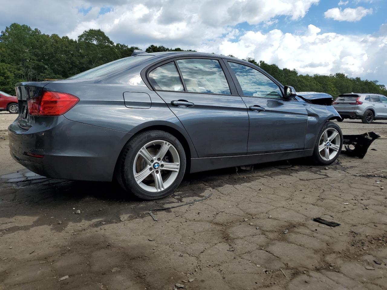 2014 BMW 3er VIN WBA3A5C53EJ463585 Copart auction photo, front end damage thumbnail 3