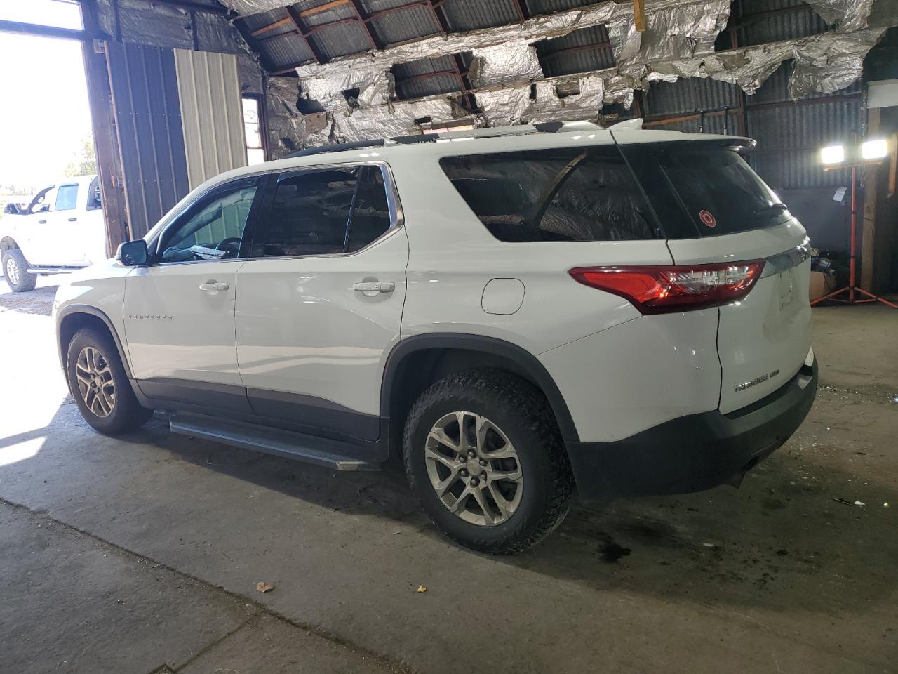2018 Chevrolet Traverse VIN 1GNEVGKW2JJ202133 Copart auction photo, front end / side damage thumbnail 2