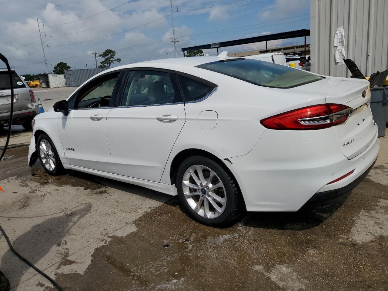 2019 Ford Fusion VIN 3FA6P0LU8KR256433 Copart auction photo, front end damage thumbnail 2