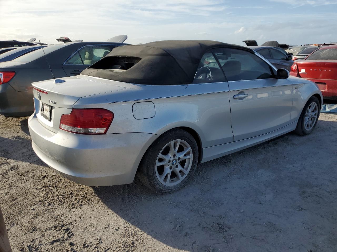 2008 BMW 1er VIN WBAUL73568VE88703 Copart auction photo, water/flood damage thumbnail 3