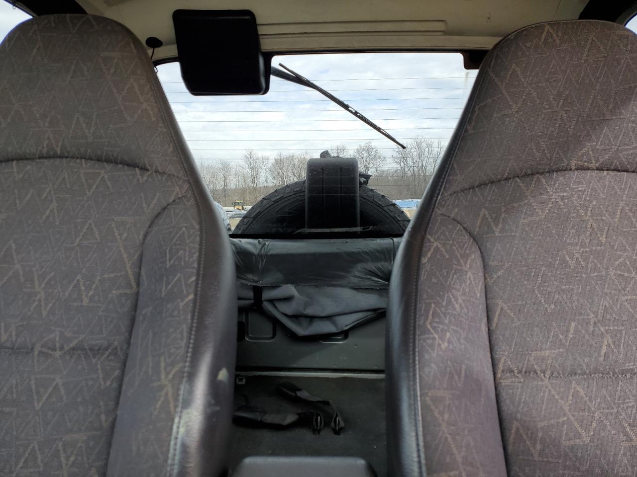 2001 Jeep Wrangler VIN 1J4FA49S11P344247 Copart auction photo, front end / minor dent/scratches damage thumbnail 10