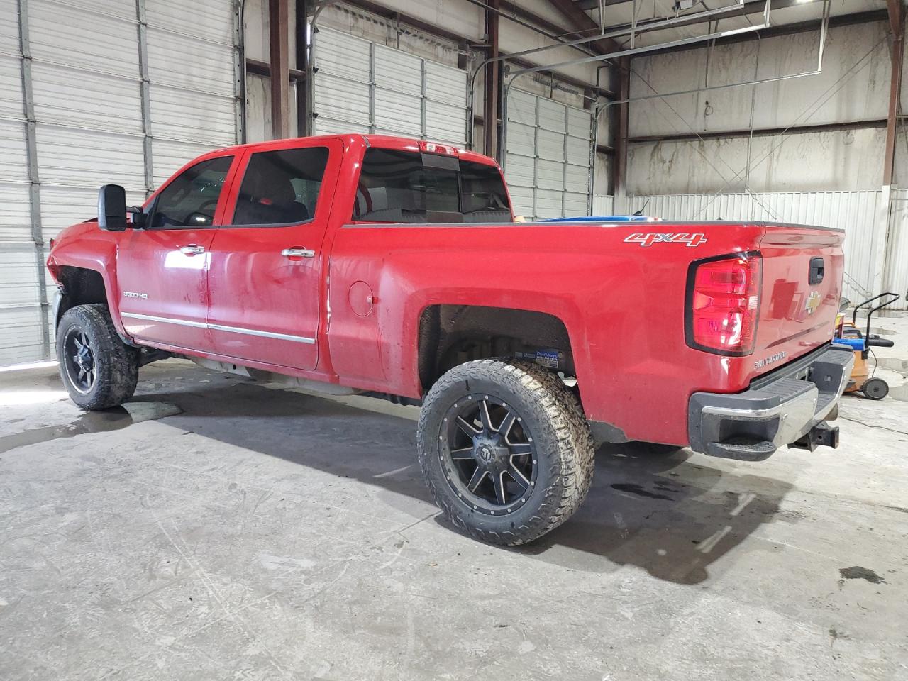 2015 Chevrolet Silverado VIN 1GC4K0C87FF117061 Copart auction photo, front end / undercarriage damage thumbnail 2