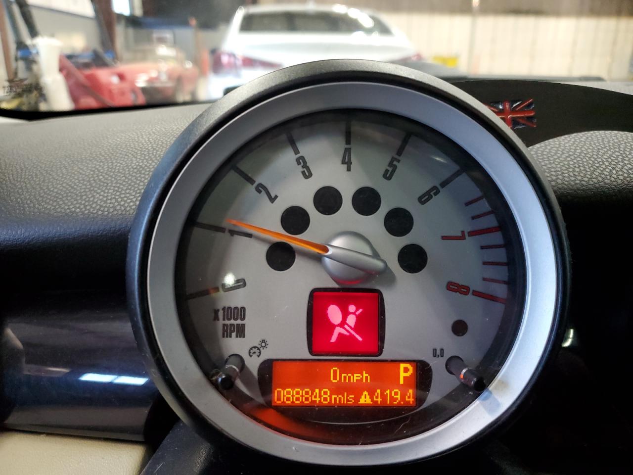 2009 MINI Cooper VIN WMWML335X9TX36230 Copart auction photo, front end / minor dent/scratches damage thumbnail 9