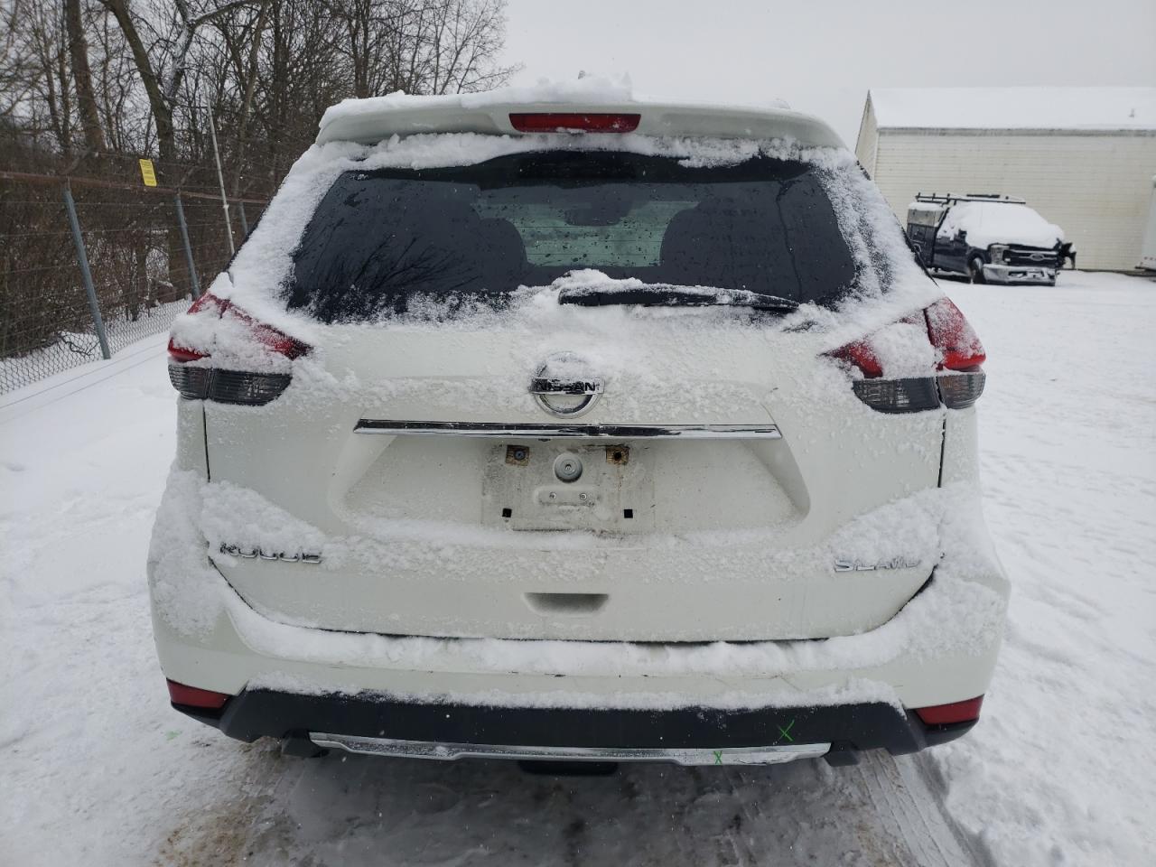 2017 Nissan Rogue VIN 5N1AT2MV4HC807978 Copart auction photo, frame damage / front end damage thumbnail 6