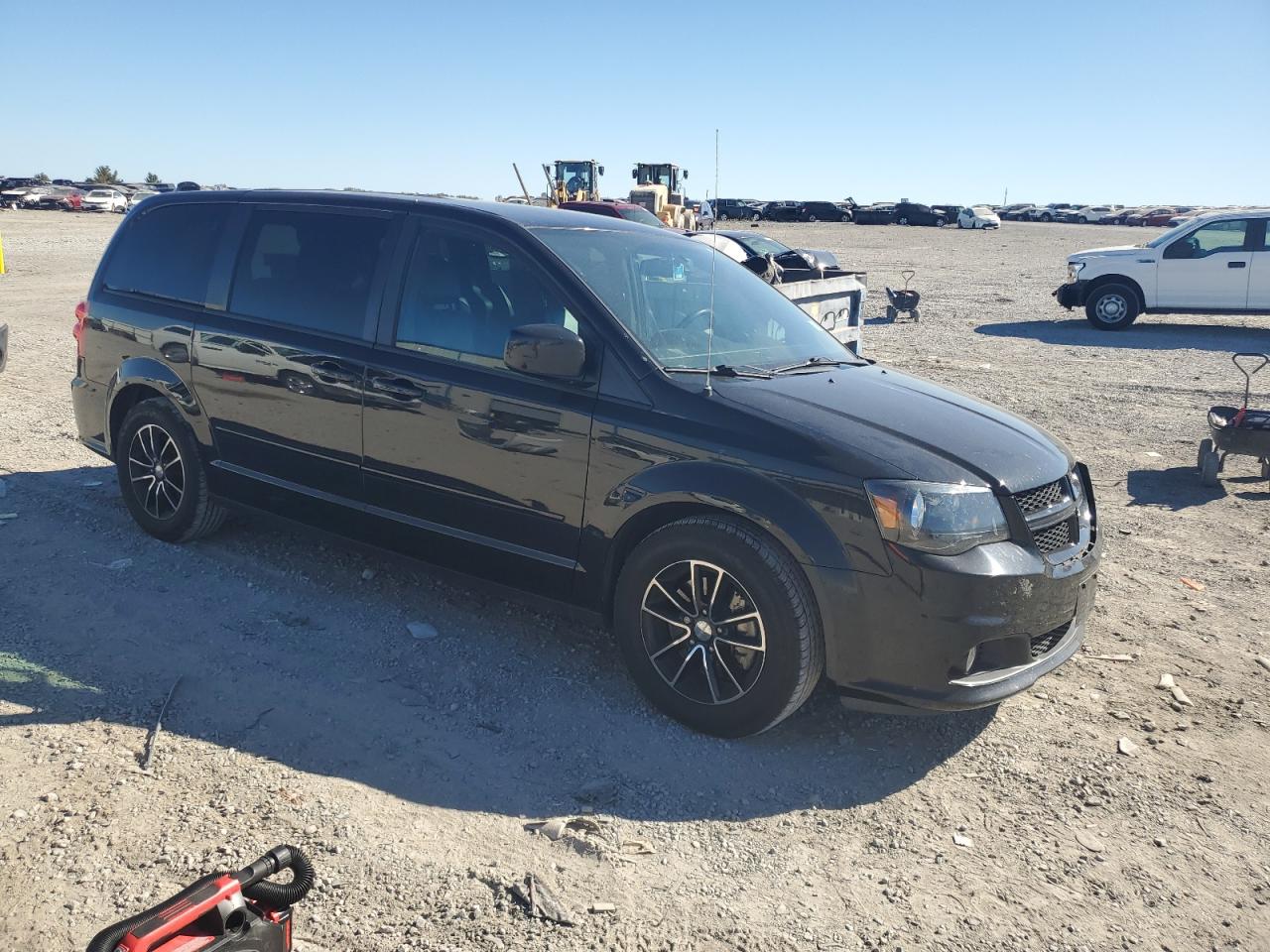 2017 Dodge Caravan VIN 2C4RDGEG1HR657059 Copart auction photo, front end / side damage thumbnail 4