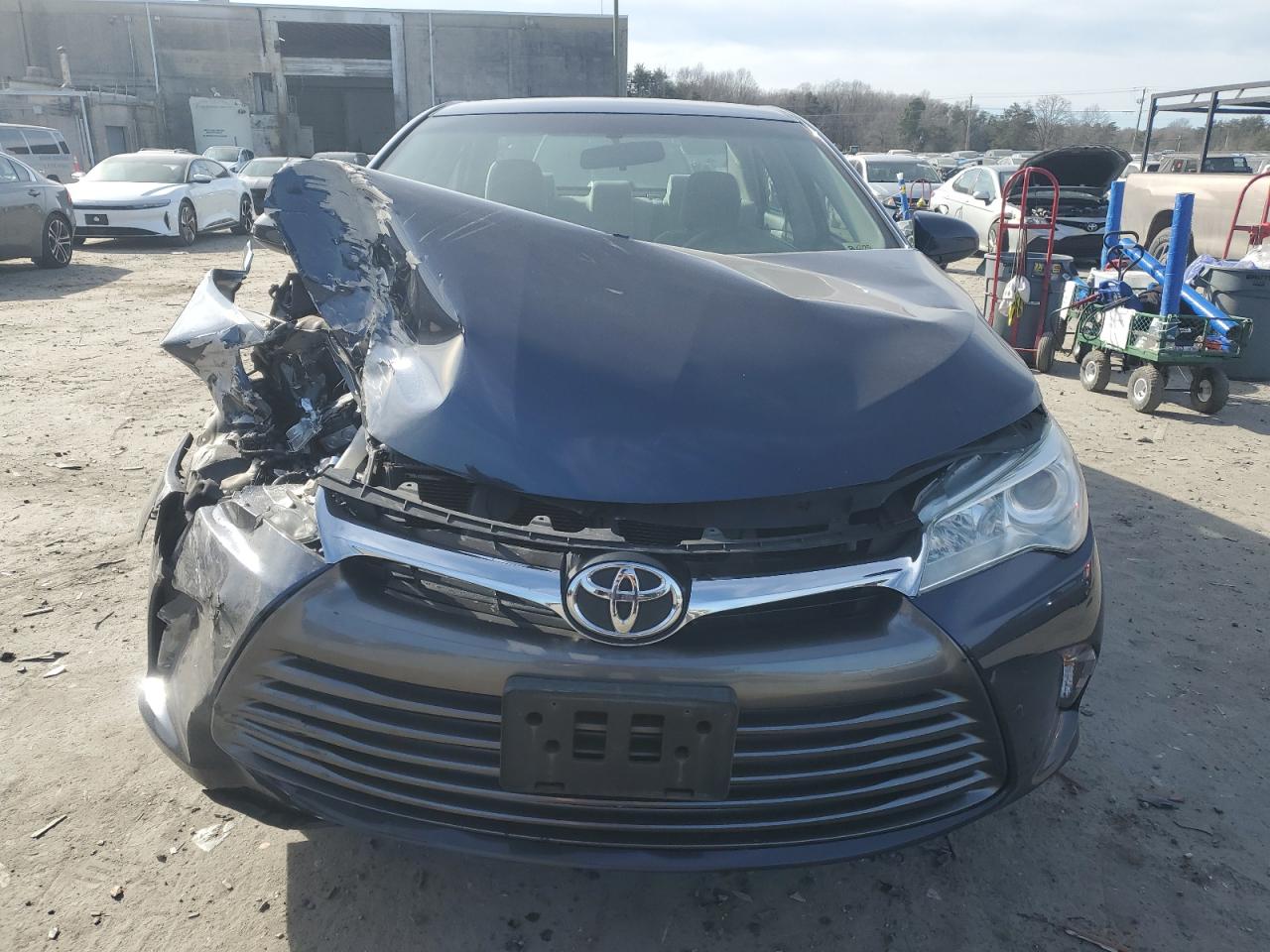 2016 Toyota Camry VIN 4T4BF1FK8GR525169 Copart auction photo, front end / minor dent/scratches damage thumbnail 5