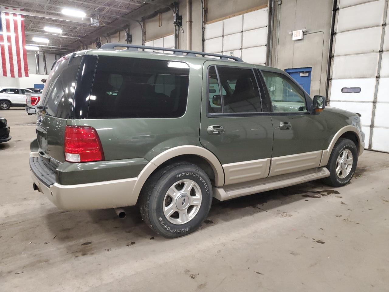 2005 Ford Expedition VIN 1FMFU18505LA02577 Copart auction photo, front end damage thumbnail 3