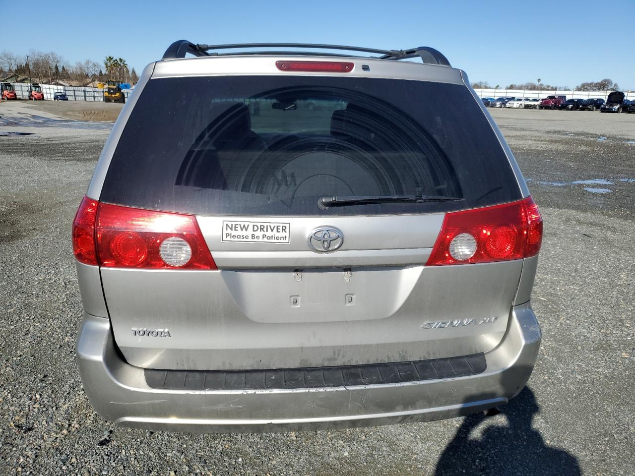 2007 Toyota Sienna VIN 5TDZK22C47S044403 Copart auction photo, side damage thumbnail 6