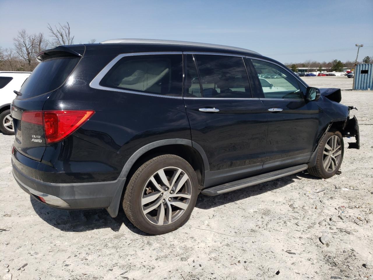 2017 Honda Pilot VIN 5FNYF6H06HB027841 Copart auction photo, front end damage thumbnail 3