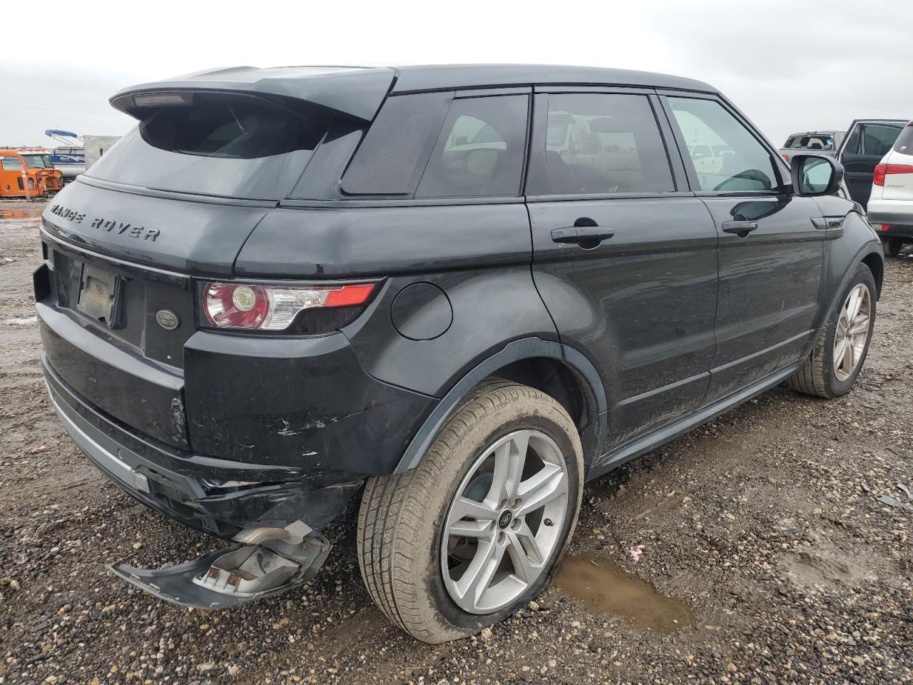 2013 Land Rover Range Rover VIN SALVT2BG8DH784124 Copart auction photo, rear end / minor dent/scratches damage thumbnail 3