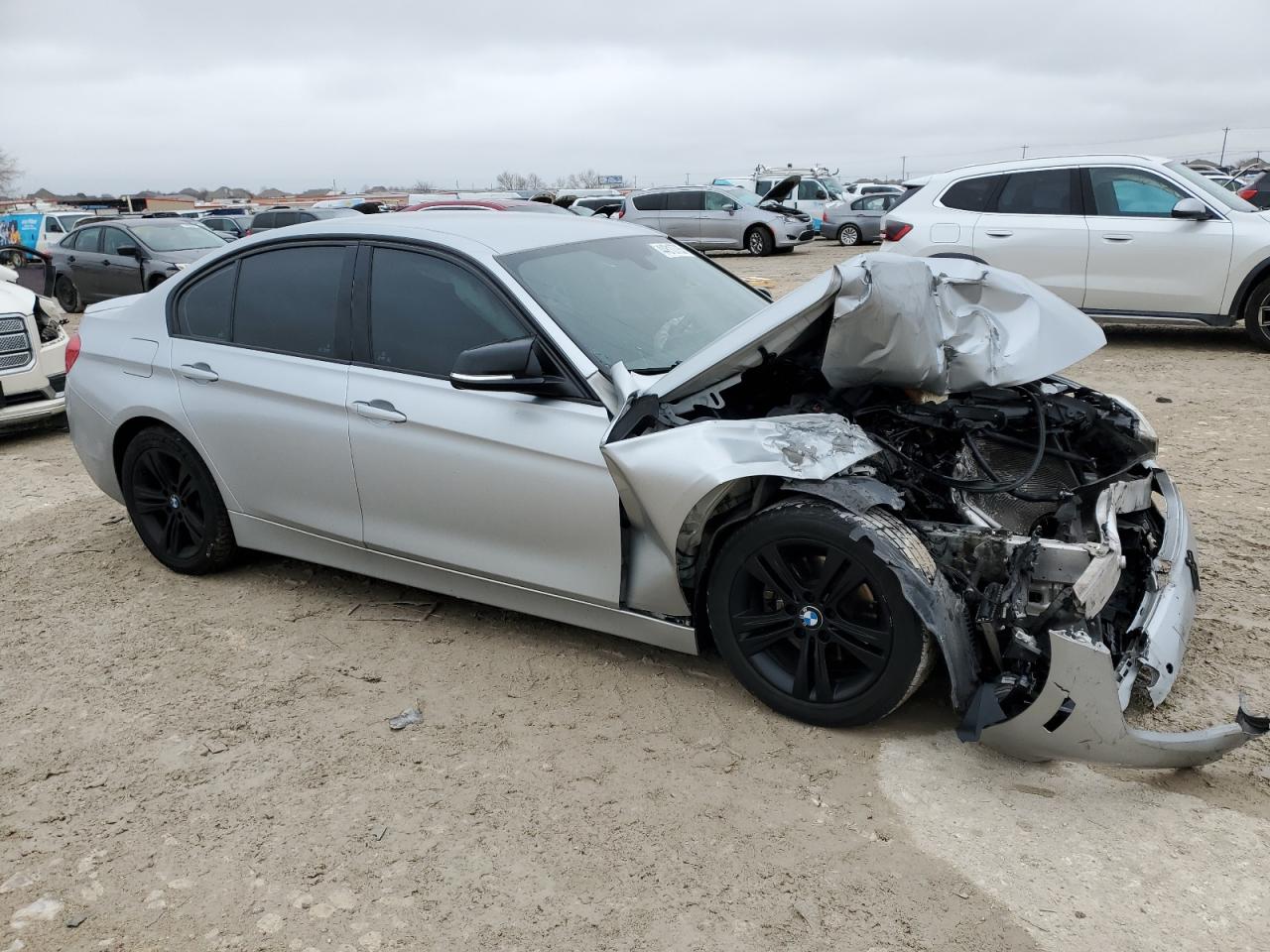 2016 BMW 3er VIN WBA8E9G55GNU29218 Copart auction photo, front end damage thumbnail 4
