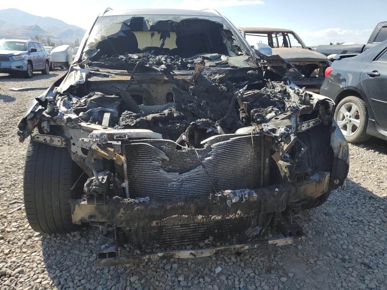 2019 Volvo XC90 VIN YV4102PM6K1508637 Copart auction photo, burn damage thumbnail 5
