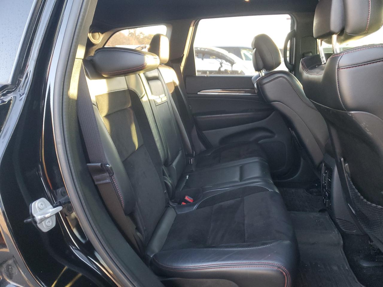 2017 Jeep Grand Cherokee VIN 1C4RJFLTXHC683350 Copart auction photo, side / minor dent/scratches damage thumbnail 11