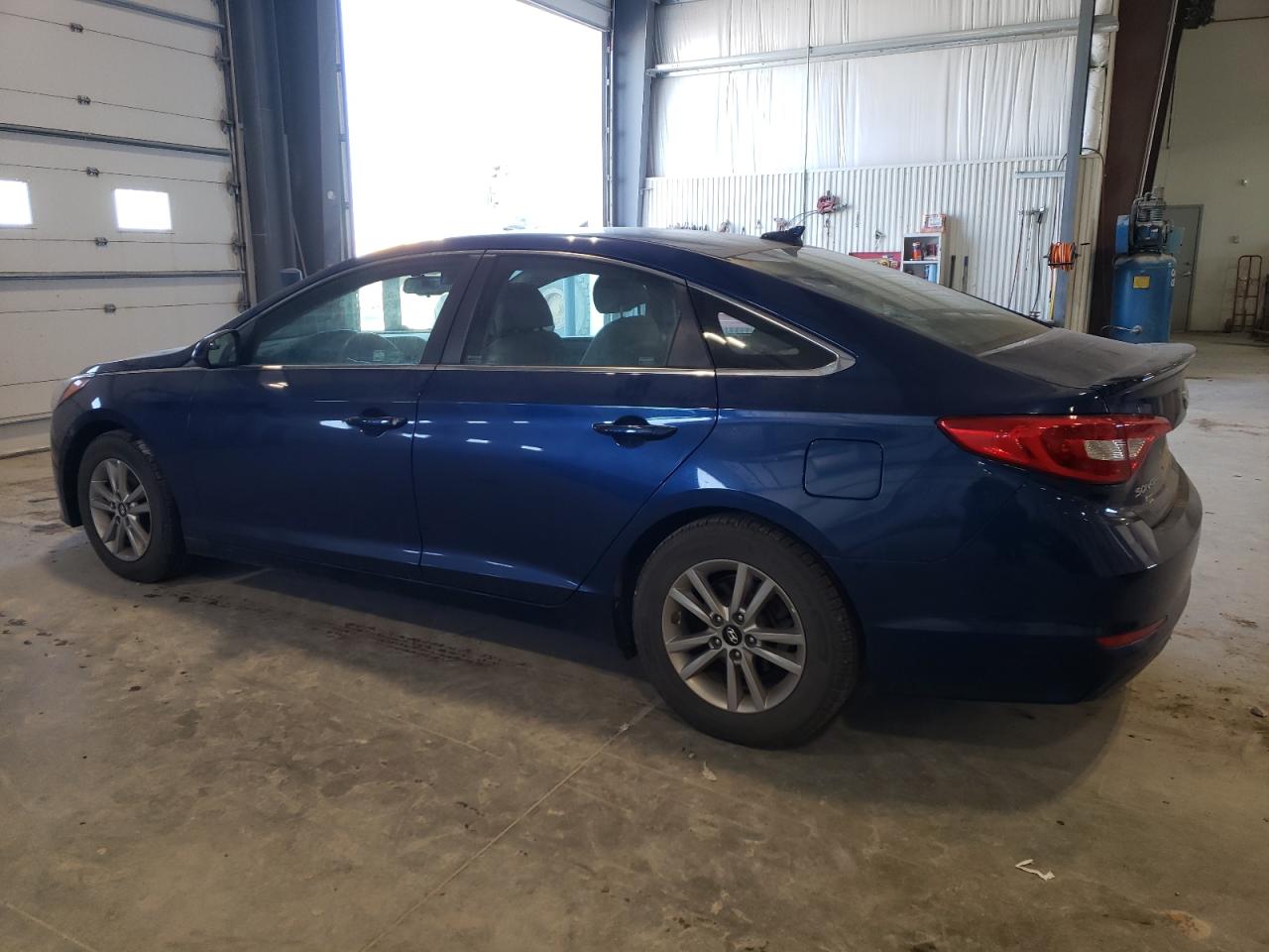 2016 Hyundai Sonata VIN 5NPE24AF2GH348132 Copart auction photo, vandalism damage thumbnail 2
