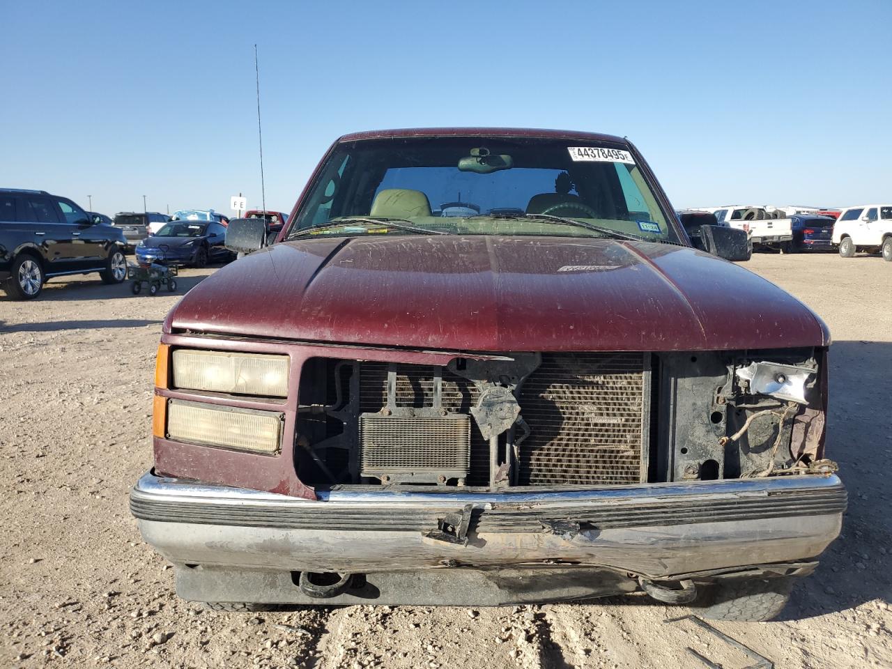 1997 GMC Sierra VIN 1GTEK19R8VE531898 Copart auction photo, front end / minor dent/scratches damage thumbnail 5
