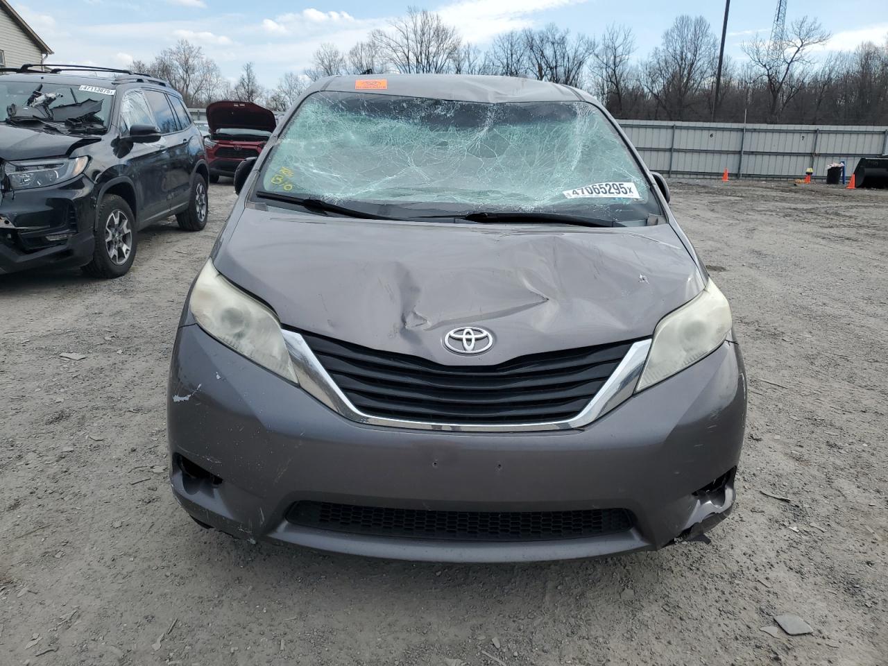 2011 Toyota Sienna VIN 5TDKK3DC0BS172439 Copart auction photo, water/flood damage thumbnail 5