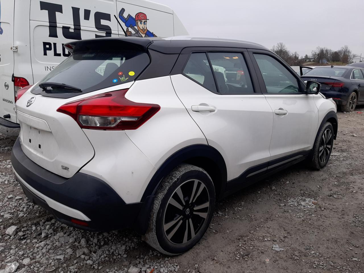 2019 Nissan Kicks VIN 3N1CP5CU3KL559197 Copart auction photo, front end damage thumbnail 3