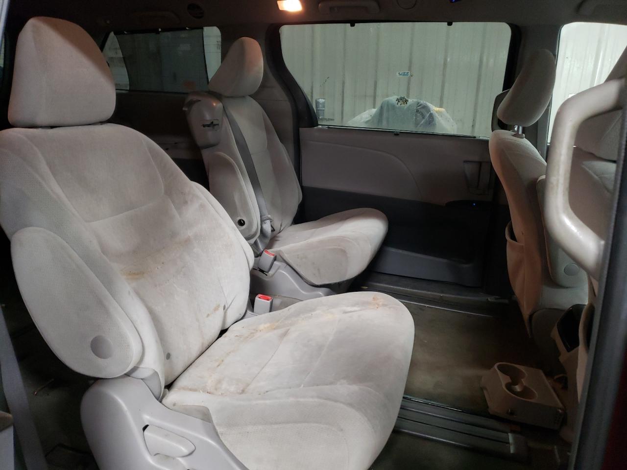 2016 Toyota Sienna VIN 5TDKK3DC2GS693332 Copart auction photo, front end damage thumbnail 11