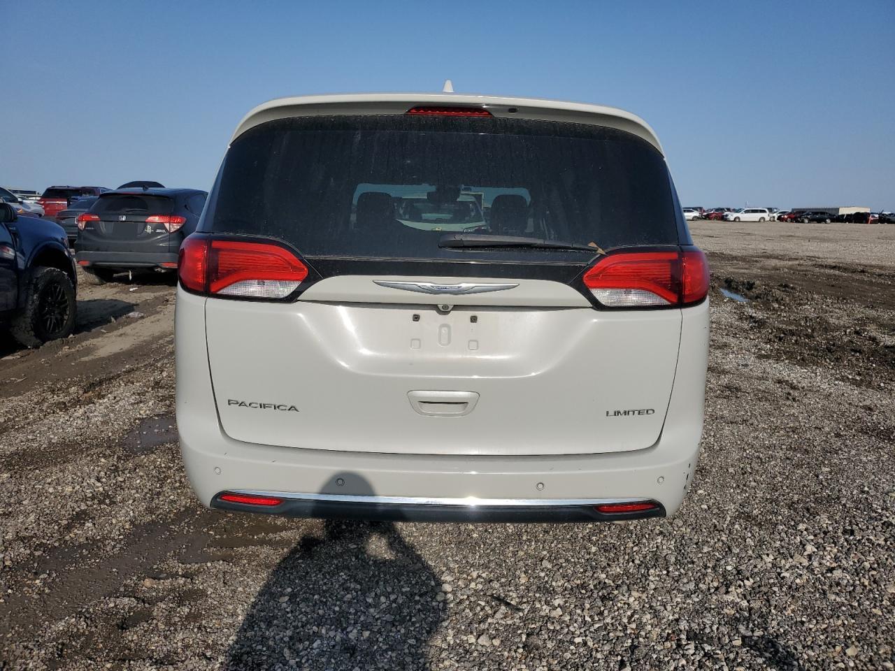2017 Chrysler Pacifica VIN 2C4RC1GG2HR771729 Copart auction photo, front end / minor dent/scratches damage thumbnail 6