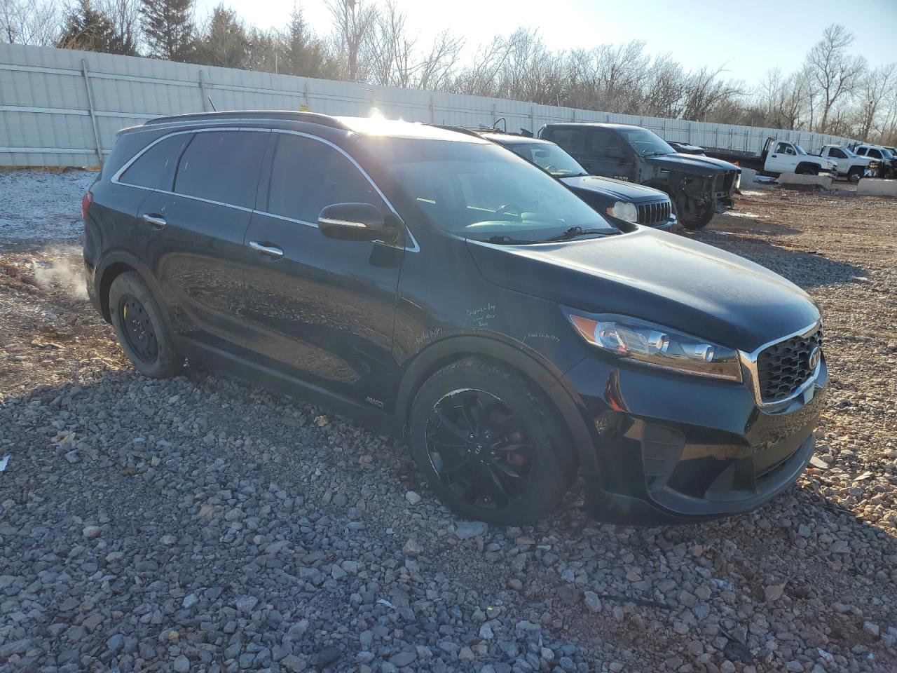 2019 KIA Sorento VIN 5XYPGDA5XKG588174 Copart auction photo, all over damage thumbnail 4