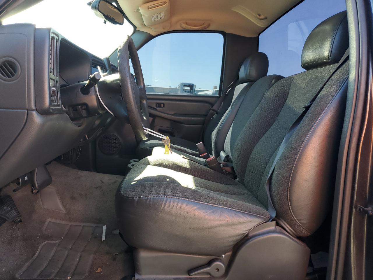 2004 Chevrolet Silverado VIN 1GCEC14X04Z158141 Copart auction photo, rear end damage thumbnail 7