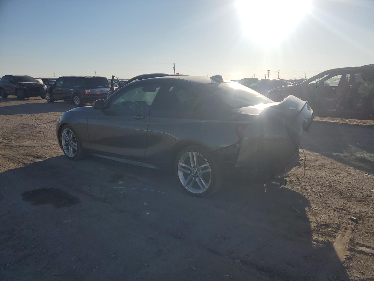 2017 BMW 2er VIN WBA2F9C53HV664212 Copart auction photo, rear end / minor dent/scratches damage thumbnail 2