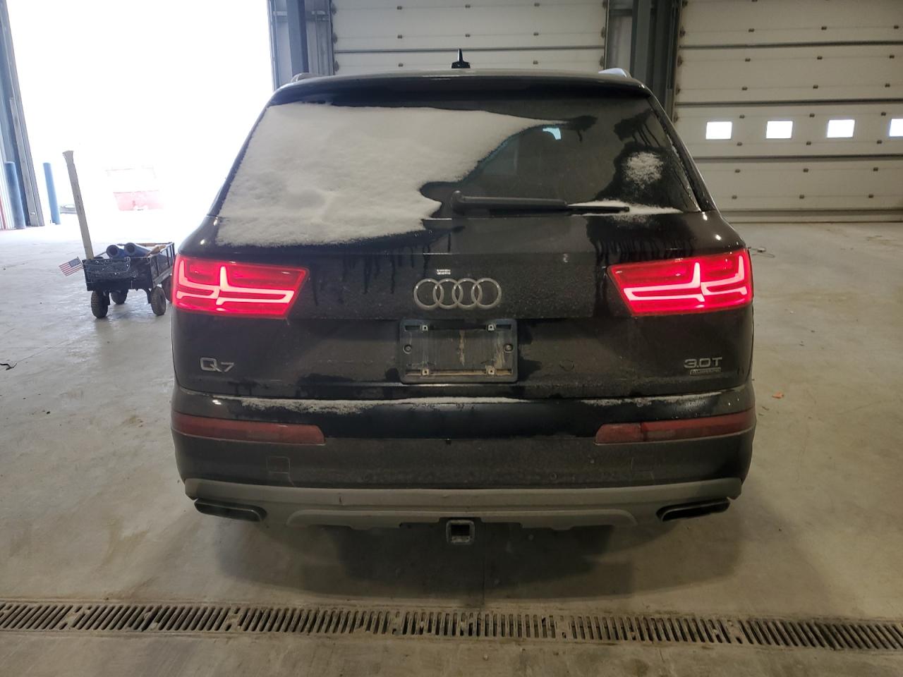 2017 Audi Q7 VIN WA1LAAF7XHD013888 Copart auction photo, minor dent/scratches damage thumbnail 6