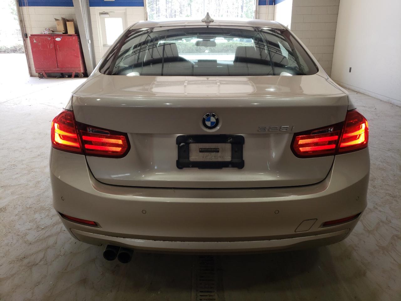 2014 BMW 3er VIN WBA3B3G52ENR82406 Copart auction photo, water/flood damage thumbnail 6