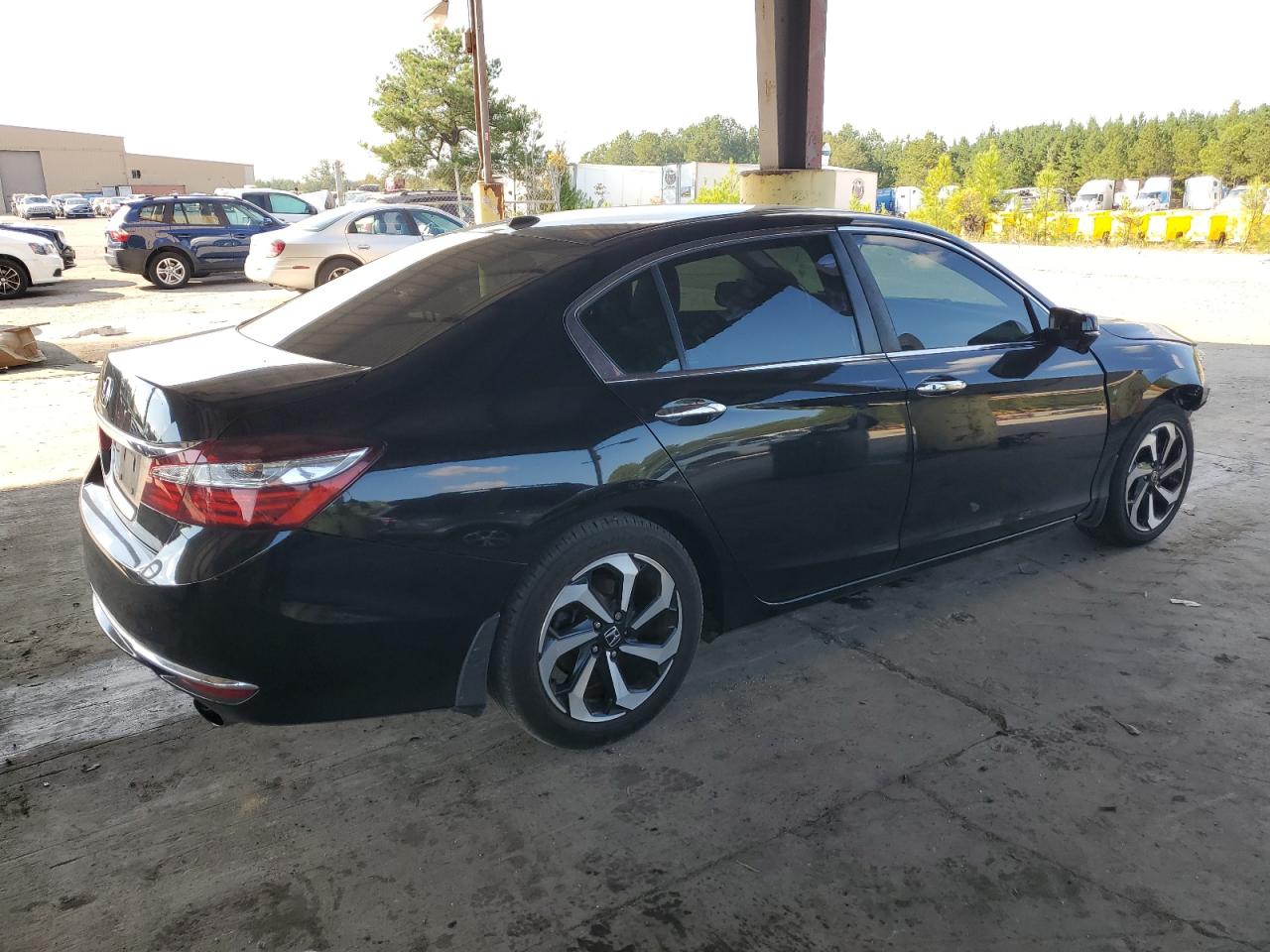 2017 Honda Accord VIN 1HGCR2F89HA054593 Copart auction photo, front end damage thumbnail 3