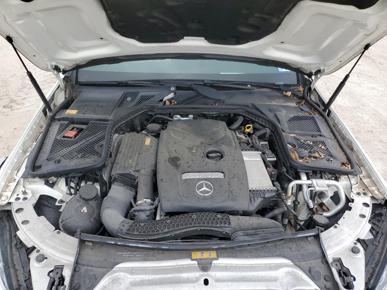 2015 Mercedes-Benz C-klasse VIN 55SWF4JB4FU073574 Copart auction photo, front end / minor dent/scratches damage thumbnail 11