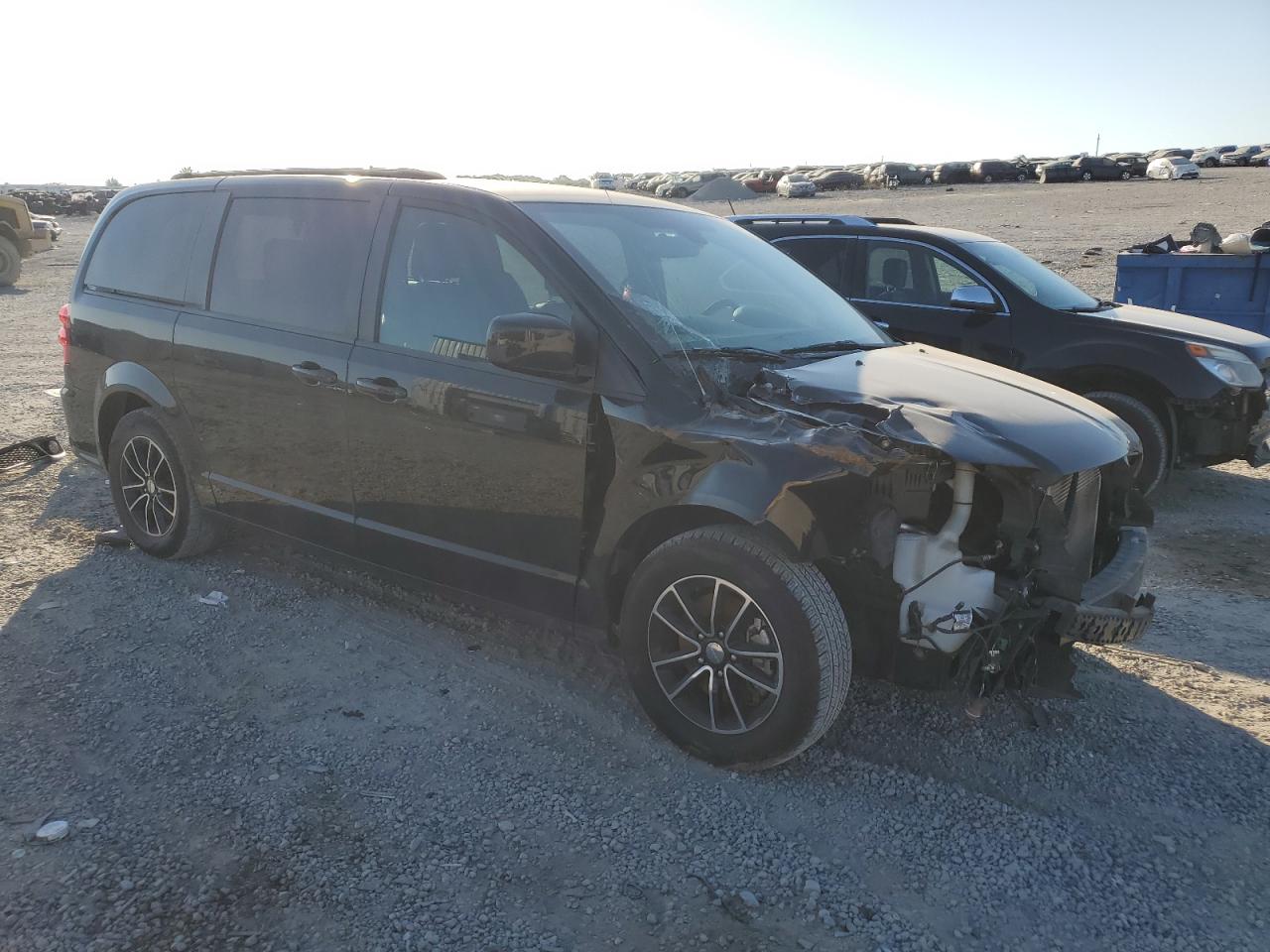 2019 Dodge Caravan VIN 2C4RDGEG8KR564241 Copart auction photo, front end damage thumbnail 4