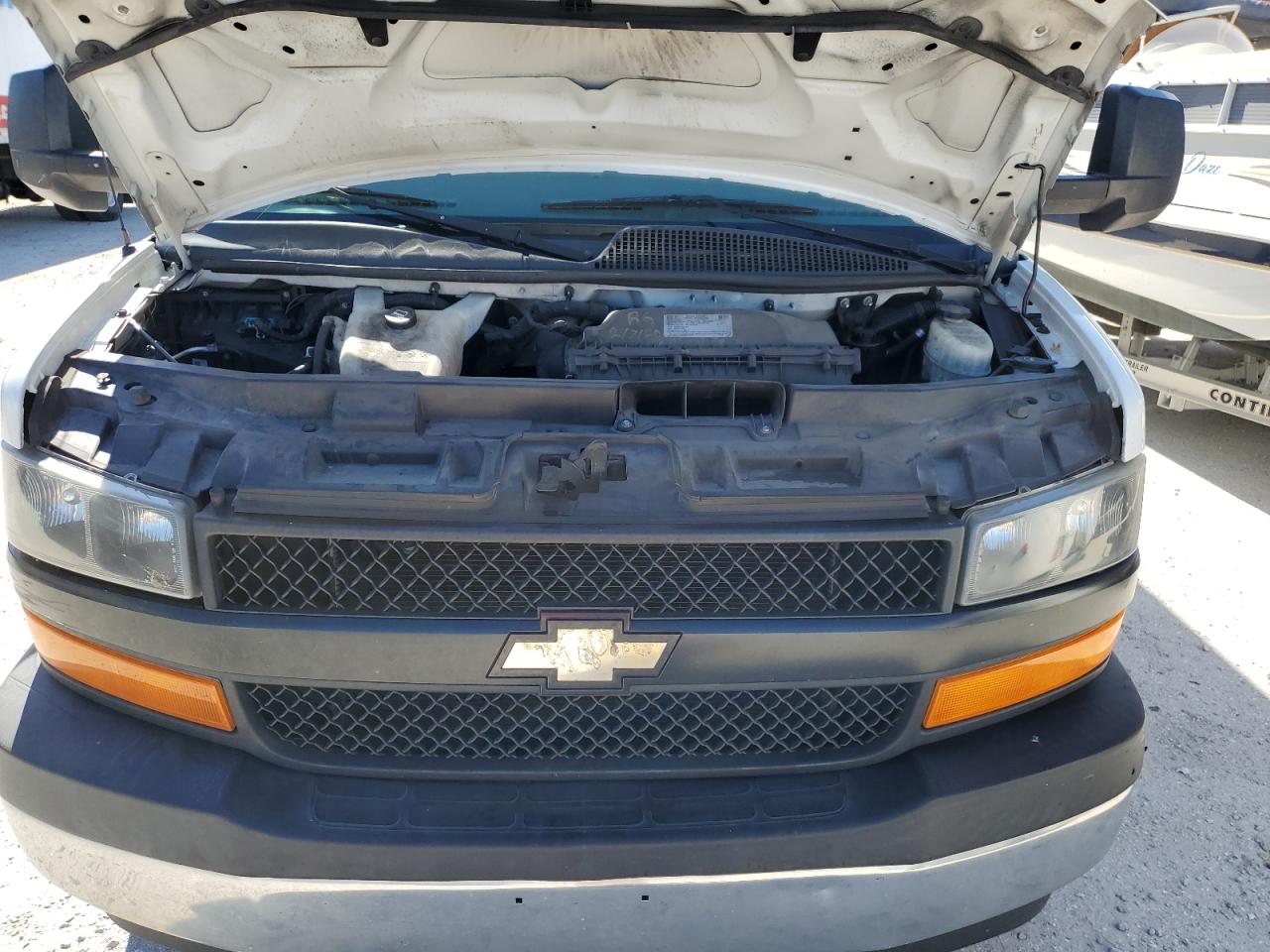 2018 Chevrolet Express VIN 1GB0GRFP4J1220133 Copart auction photo, normal wear / minor dent/scratches damage thumbnail 11