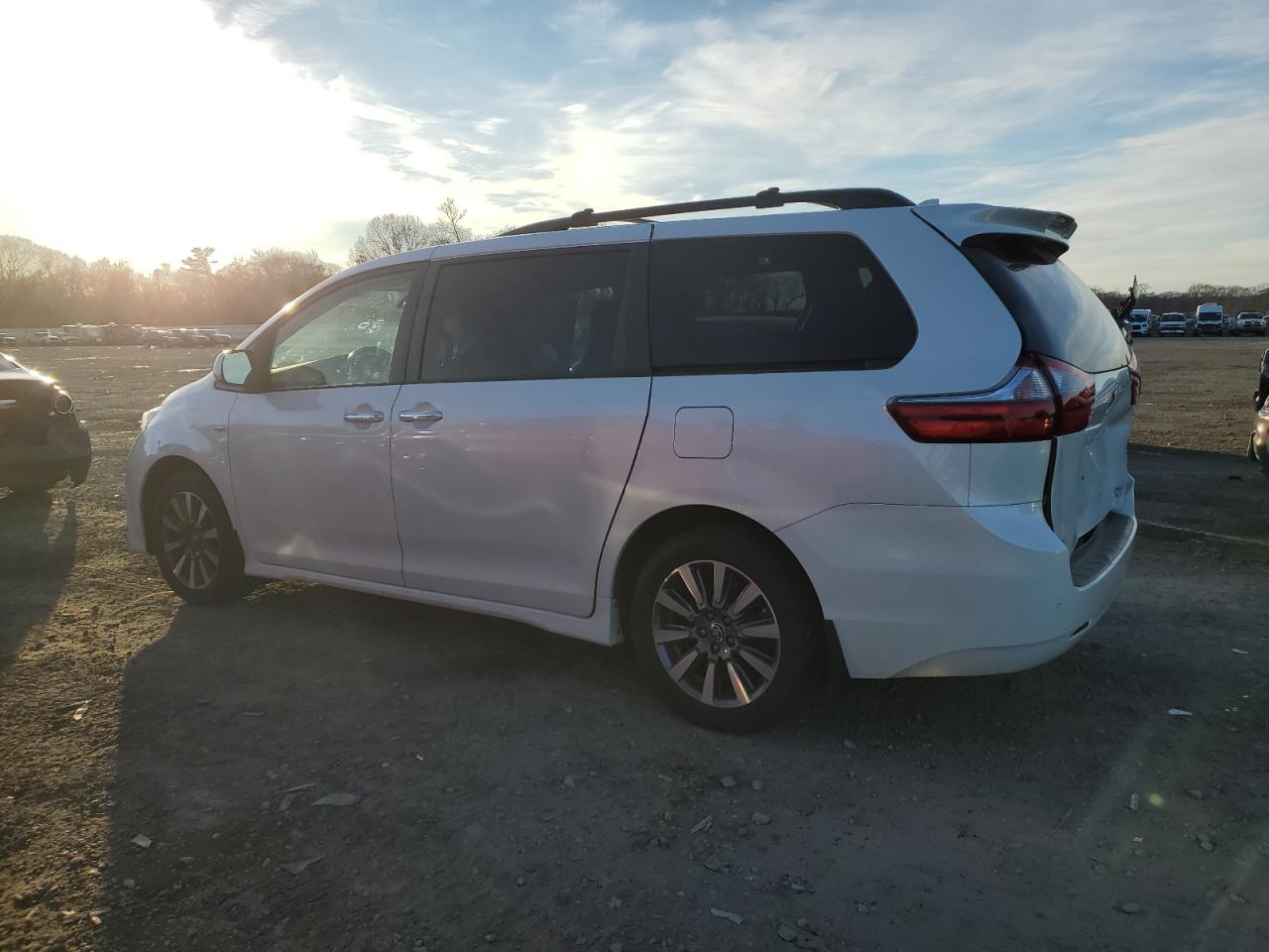 2020 Toyota Sienna VIN 5TDDZ3DC8LS244347 Copart auction photo, rear end damage thumbnail 2