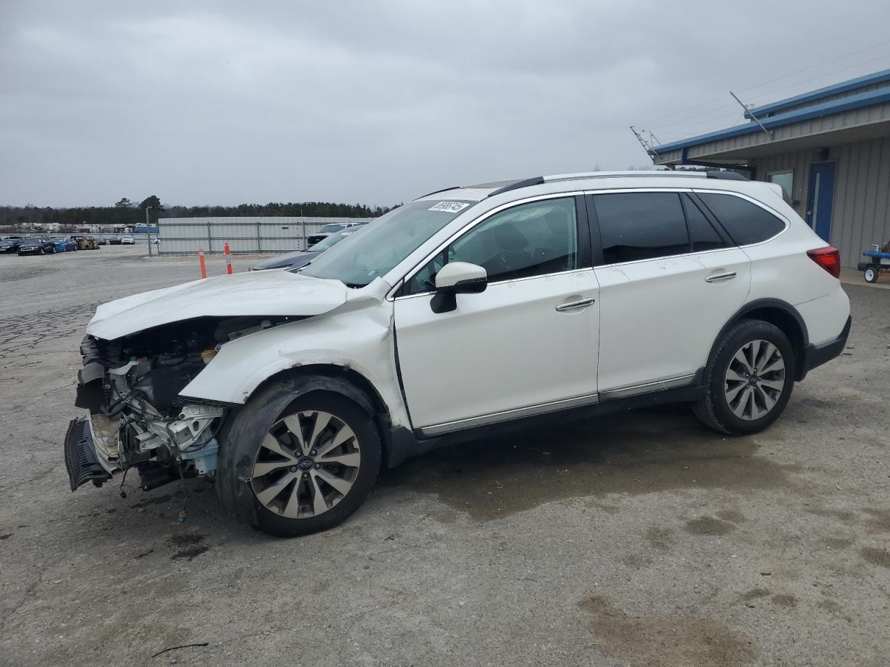 2018 Subaru Outback VIN 4S4BSATC4J3308590