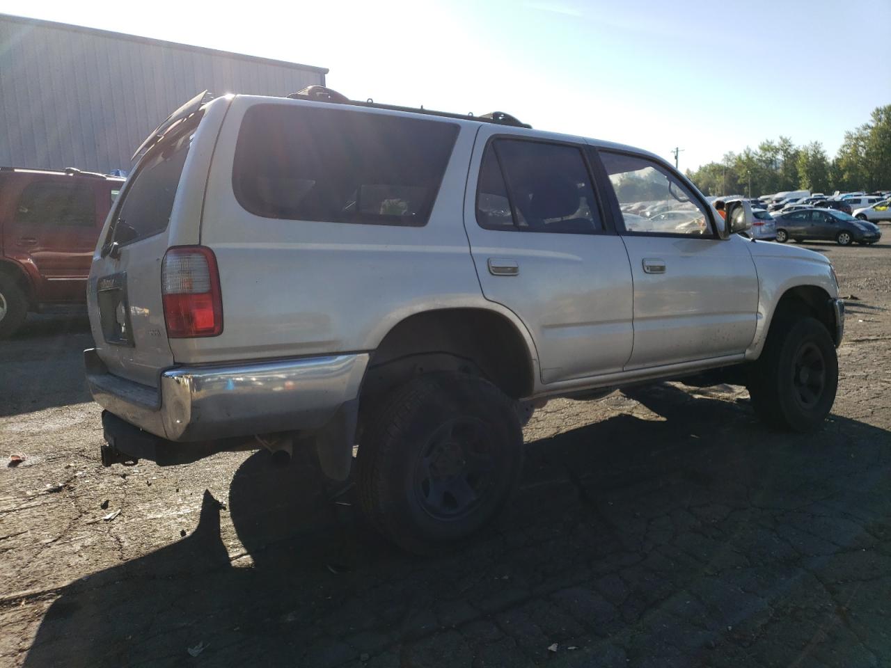 1998 Toyota 4Runner VIN JT3GN86R5W0086715 Copart auction photo, front end / undercarriage damage thumbnail 3