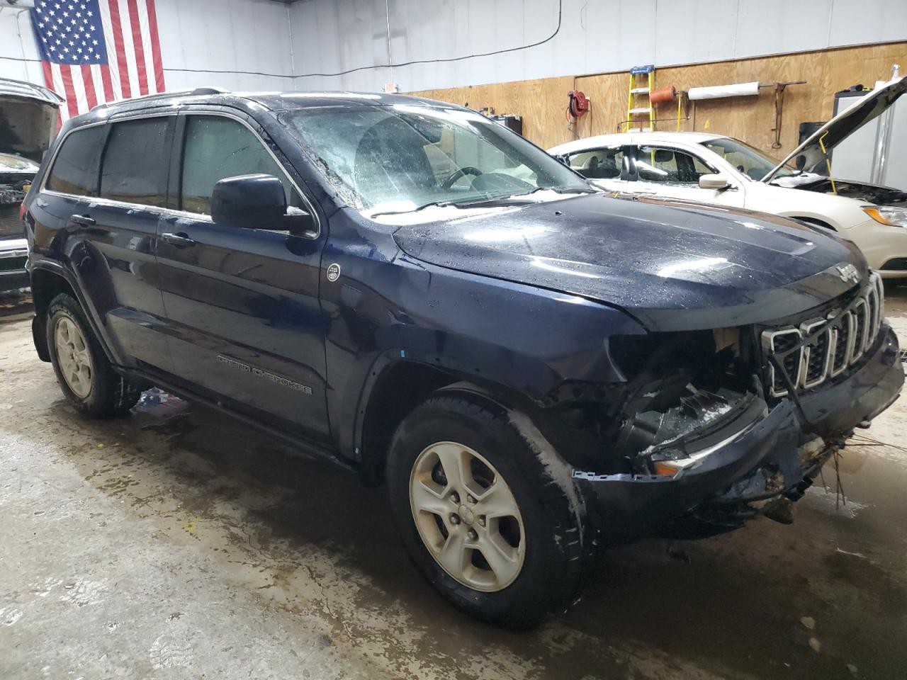 2017 Jeep Grand Cherokee VIN 1C4RJFAG0HC956690 Copart auction photo, front end / minor dent/scratches damage thumbnail 4