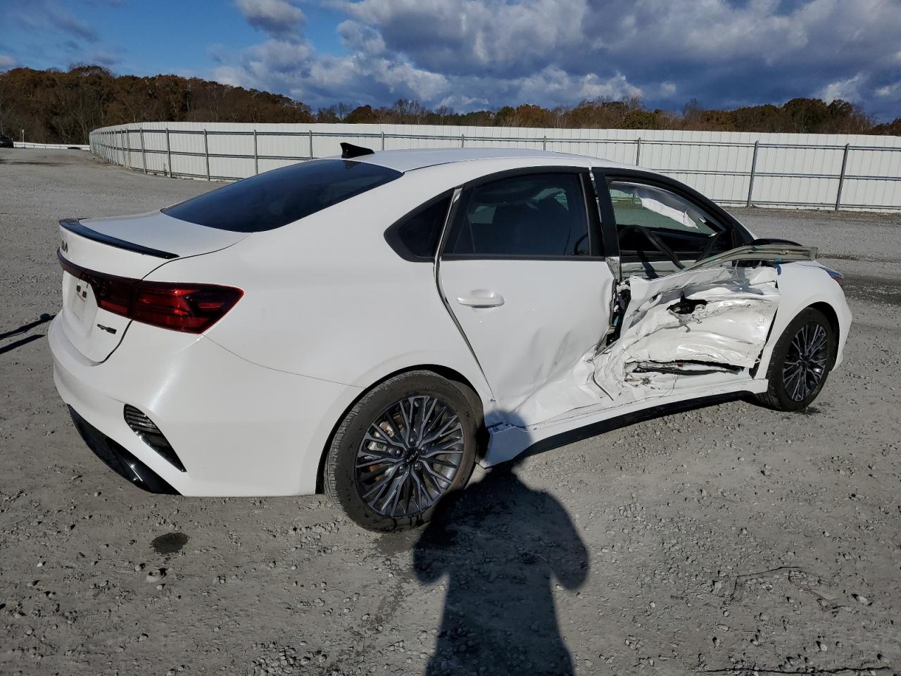 2024 KIA Forte VIN 3KPF54ADXRE699131 Copart auction photo, side / rear end damage thumbnail 3